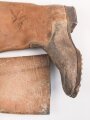 Paar Stiefel für Mannschaften der Wehrmacht. Ungetragenes Paar mit Reichsbetriebsnummer im Schaft. Ungereinigt, Sohlenlänge knapp 31cm
