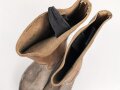 Paar Stiefel für Mannschaften der Wehrmacht. Ungetragenes Paar mit Reichsbetriebsnummer im Schaft. Ungereinigt, Sohlenlänge knapp 31cm