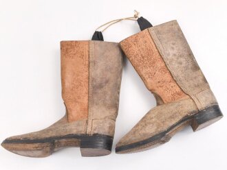 Reichswehr, Paar Stiefel für Mannschaften im Stil des 1. Weltkrieg mit Seitennaht. Ungetragenes Paar,  Variante ohne Absatzeisen und Stiefelnägel. Sohlenlänge 30cm