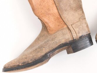 Reichswehr, Paar Stiefel für Mannschaften im Stil des 1. Weltkrieg mit Seitennaht. Ungetragenes Paar,  Variante ohne Absatzeisen und Stiefelnägel. Sohlenlänge 30cm
