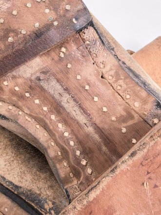 Reichswehr, Paar Stiefel für Mannschaften im Stil des 1. Weltkrieg mit Seitennaht. Ungetragenes Paar,  Variante ohne Absatzeisen und Stiefelnägel. Sohlenlänge 30cm