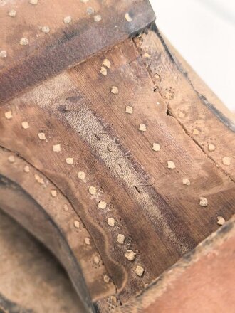 Reichswehr, Paar Stiefel für Mannschaften im Stil des 1. Weltkrieg mit Seitennaht. Ungetragenes Paar,  Variante ohne Absatzeisen und Stiefelnägel. Sohlenlänge 30cm