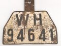 Wehrmacht Nummernschild mit Halterung . Breite 31cm, ungereinigtes Stück