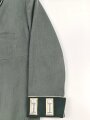 Heer, Waffenrock für einen Hauptmann im Infanterie Regiment 128. Der Brustadler  unrichtig, aber sauber vernäht, sonst sehr guter Gesamtzustand