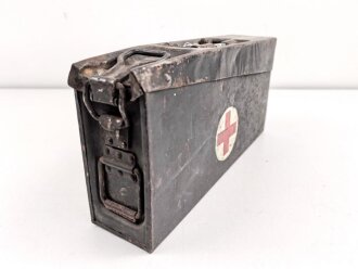 Wehrmacht Gurtkasten als Sanitäts / Rot Kreuz Kasten...
