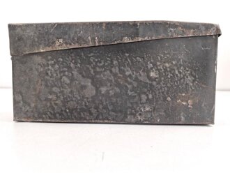 Wehrmacht Gurtkasten als Sanitäts / Rot Kreuz Kasten in einem Fahrzeug der Wehrmacht. Originallack, ungereinigtes Stück