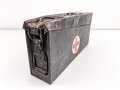 Wehrmacht Gurtkasten als Sanitäts / Rot Kreuz Kasten in einem Fahrzeug der Wehrmacht. Originallack, ungereinigtes Stück