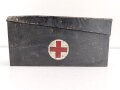 Wehrmacht Gurtkasten als Sanitäts / Rot Kreuz Kasten in einem Fahrzeug der Wehrmacht. Originallack, ungereinigtes Stück