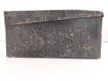 Wehrmacht Gurtkasten als Sanitäts / Rot Kreuz Kasten in einem Fahrzeug der Wehrmacht. Originallack, ungereinigtes Stück