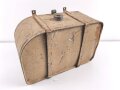 Kraftstofftank  der Firma PRAGA. Sandfarbener Originallack, datiert 1944. Maße etwa 25 x 35 x 55cm