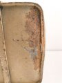 Kraftstofftank  der Firma PRAGA. Sandfarbener Originallack, datiert 1944. Maße etwa 25 x 35 x 55cm