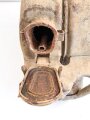 20 Liter Kraftstoff Kanister Wehrmacht datiert 1944. Originallack, ungereinigtes Stück. Zwei alt verschlossene Einschußlöcher