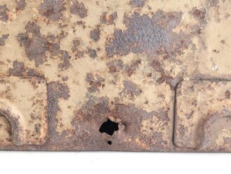 Kasten für Kehlkopfmikrofon in Selbstfahrlafetten und Panzern der Wehrmacht. Originallack, ungereinigt