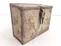 Kasten für Kehlkopfmikrofon in Selbstfahrlafetten und Panzern der Wehrmacht. Originallack, ungereinigt