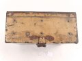 Kasten für Kehlkopfmikrofon in Selbstfahrlafetten und Panzern der Wehrmacht. Originallack, ungereinigt