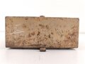 Kasten für Kehlkopfmikrofon in Selbstfahrlafetten und Panzern der Wehrmacht. Originallack, ungereinigt