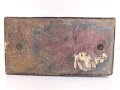 Kasten für Mikrofon und Kopfhörer  in Selbstfahrlafetten und Panzern der Wehrmacht. Originallack, ungereinigt