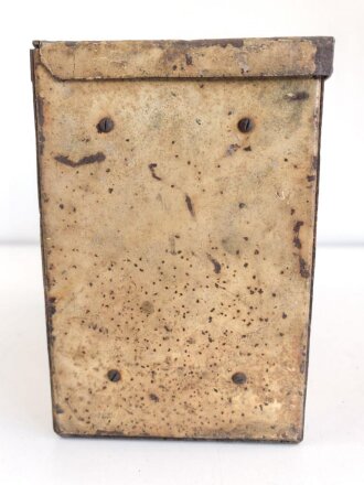 Kasten für Selbstfahrlafetten und Panzern der Wehrmacht. Originallack, ungereinigt, mit Einsätzen