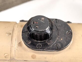 Entfernungsmesser 36 Wehrmacht. Originallack, guter Zustand, Die Lagergabel fehlt, sonst Vollständig.