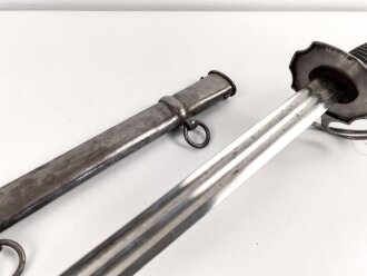 Preussen, Pallasch für Kürassiere Modell 1819 " Russische Form" Eigentumstück in sehr gutem Zustand, Ausführung in Eisen.  Klingenlänge 98cm