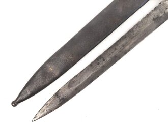 Kaiserreich,  Kurzes Seitengewehr 98 mit Sägerücken. Eigentumstück mit aufgelegten, preussischen Abzeichen. Gereinigtes Stück , der Sägerücken runtergeschliffen