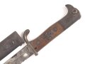 Kaiserreich,  Kurzes Seitengewehr 98 mit Sägerücken. Eigentumstück mit aufgelegten, preussischen Abzeichen. Gereinigtes Stück , der Sägerücken runtergeschliffen