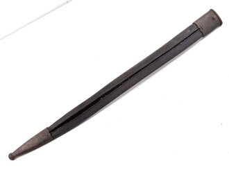 Preussen,  Lederscheide für einen Hirschfänger zur Jägerbüchse Modell 1865 oder 1871. Leder geschrumpft, Gesamtlänge 52cm