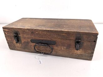 Transportkasten zum Kleinfunksprecher d ( Dorette ) der Wehrmacht. Ungereinigtes Stück