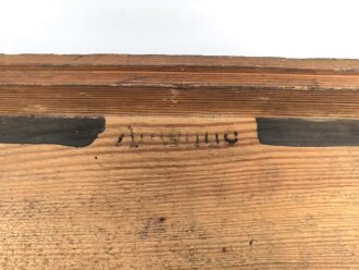 Transportkasten zum Kleinfunksprecher d ( Dorette ) der Wehrmacht. Ungereinigtes Stück