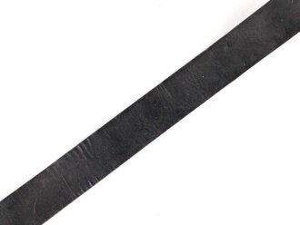 Lederne Feldbinde für Offiziere. Messinghaken, schwarzes Leder, Gesamtlänge 82cm