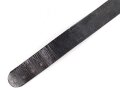 Lederne Feldbinde für Offiziere. Messinghaken, schwarzes Leder, Gesamtlänge 82cm