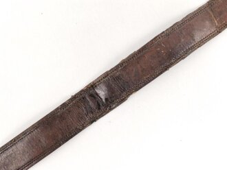 Lederne Feldbinde für Offiziere. Messinghaken, braunes Leder, Gesamtlänge 103cm