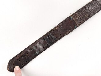 Lederne Feldbinde für Offiziere. Messinghaken, braunes Leder, Gesamtlänge 103cm
