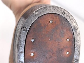Paar Halbschuhe, ungeschwärztes Leder, Sohlenlänge 30cm, Alter und Herkunft unbekannt