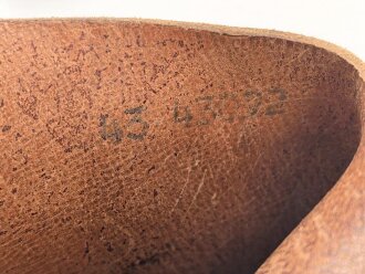Paar Halbschuhe, ungeschwärztes Leder, Sohlenlänge 30cm, Alter und Herkunft unbekannt