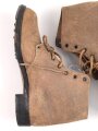 Paar Halbschuhe, ungeschwärztes Leder, Sohlenlänge 30cm, Alter und Herkunft unbekannt