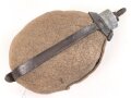 1.Weltkrieg, Feldflasche Modell 1910. Gebraucht, Altersspuren, der hintere Lederriemen im oberen Bereich repariert