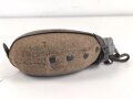 1.Weltkrieg, Feldflasche Modell 1910. Gebraucht, Altersspuren, der hintere Lederriemen im oberen Bereich repariert