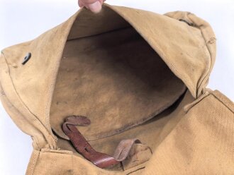 Brotbeutel für Parteiverbände, schlecht lesbarer Stempel " Eigentum Ordensburg Vogelsang" Stark getragen, ungereinigt