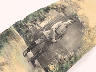 1.Weltkrieg, Handbemalte Astscheibe als Erinnerungsgegenstand . Gesamthöhe etwa 43cm