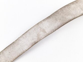 Kaiserreich , Koppelriemen für Mannschaften alter Art bis 1895. Original geweisstes Kammerstück, Höhe des Haken 52mm, Höhe des Leders vorne 48mm, im weiteren Verlauf etwa 44mm. Gesamtlänge etwa 89cm