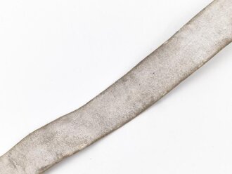Kaiserreich , Koppelriemen für Mannschaften alter Art bis 1895. Original geweisstes Kammerstück, Höhe des Haken 52mm, Höhe des Leders vorne 48mm, im weiteren Verlauf etwa 44mm. Gesamtlänge etwa 89cm