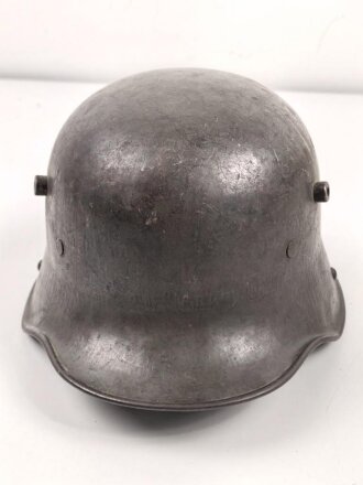 1.Weltkrieg , Stahlhelm Modell 1917. schwach lesbarer...