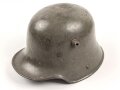1.Weltkrieg , Stahlhelm Modell 1916. Hersteller G62 ( Gebrüder Gnüchtel A.G., Lauter in Sachsen) Original lackiertes Stück, das Innefutter original verbaut. Ungereinigt