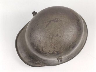 1.Weltkrieg , Stahlhelm Modell 1916. Hersteller G62 ( Gebrüder Gnüchtel A.G., Lauter in Sachsen) Original lackiertes Stück, das Innefutter original verbaut. Ungereinigt