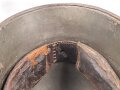 1.Weltkrieg , Stahlhelm Modell 1916. Hersteller G62 ( Gebrüder Gnüchtel A.G., Lauter in Sachsen) Original lackiertes Stück, das Innefutter original verbaut. Ungereinigt