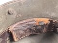 1.Weltkrieg , Stahlhelm Modell 1916. Hersteller G62 ( Gebrüder Gnüchtel A.G., Lauter in Sachsen) Original lackiertes Stück, das Innefutter original verbaut. Ungereinigt