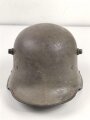 1.Weltkrieg , Stahlhelm Modell 1916. Hersteller G62 ( Gebrüder Gnüchtel A.G., Lauter in Sachsen) Original lackiertes Stück, das Innefutter original verbaut. Ungereinigt