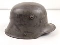 1.Weltkrieg , Stahlhelm Modell 1917. Hersteller ET64 ( Eisenhüttenwerk Thale A.G., Thale a/Harz)  Ungereinigtes Stück, Nieten und Ring original und vermutlich ursprünglich zugehörig.