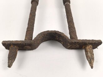 1.Weltkrieg, Gabelstütze zum Maschinengewehr 08/15. Höhenverstellbare Variante, alter Bodenfund